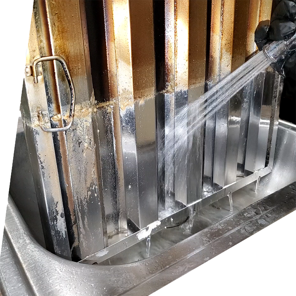 Soak tank filter cleaning